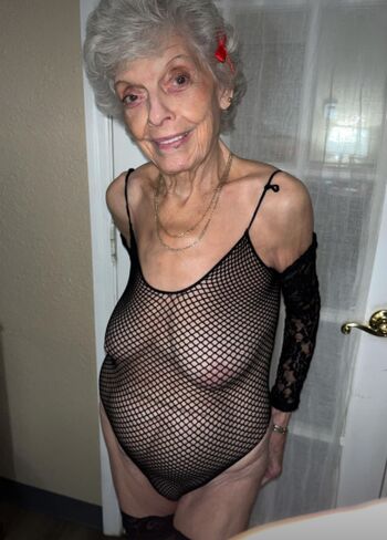 Grandma Linda Lindahope1939 Lucy-cutest