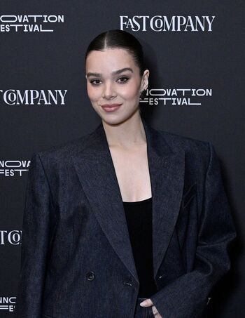 Hailee Steinfeld