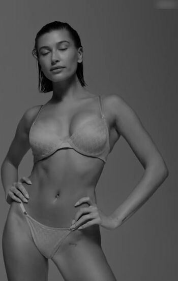 Hailey Bieber