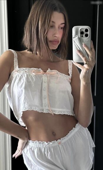 Hailey Bieber