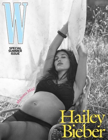 Hailey Bieber