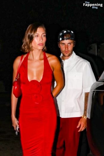 Hailey Bieber