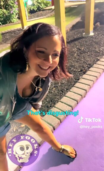 Hey_Pooks