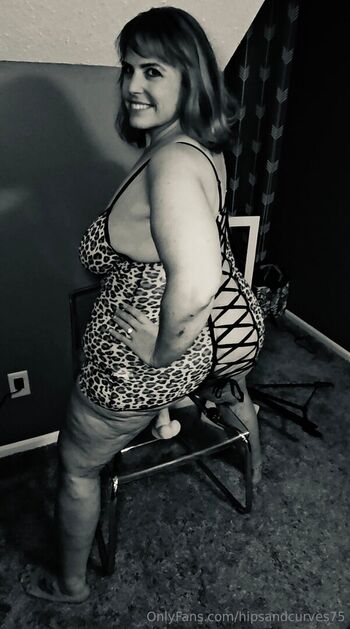 hipsandcurves75