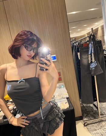 Hirai Momo