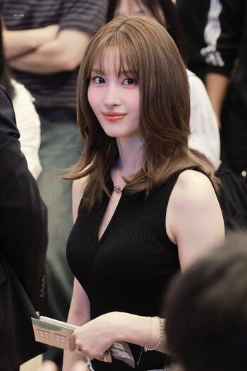 Hirai Momo