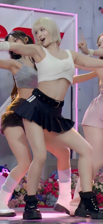 Hirai Momo