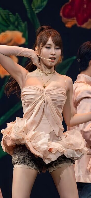 Hirai Momo