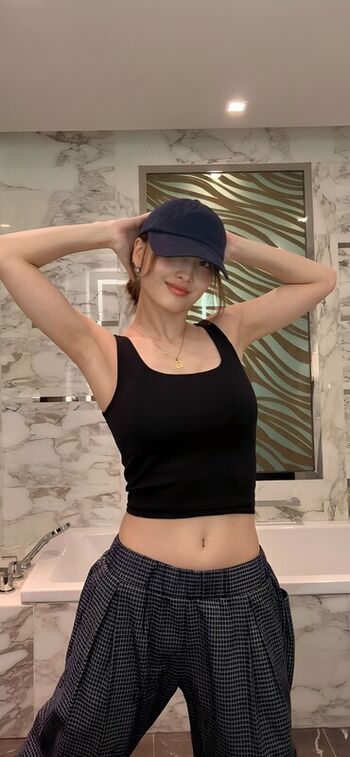 Hirai Momo