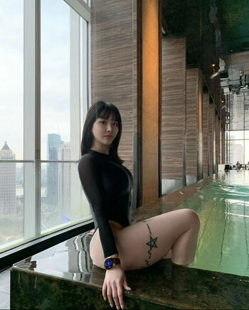 Hitomi Songyuxin