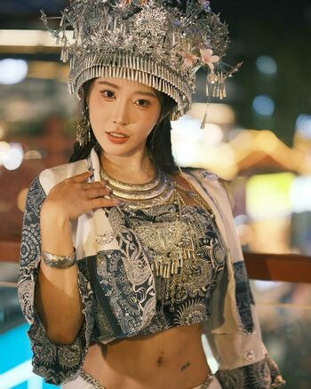 Hitomi Songyuxin
