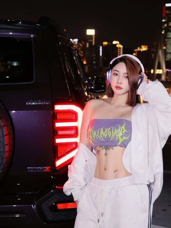 Hitomi Songyuxin