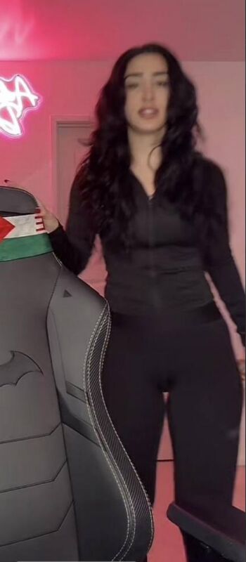 holla4adolla