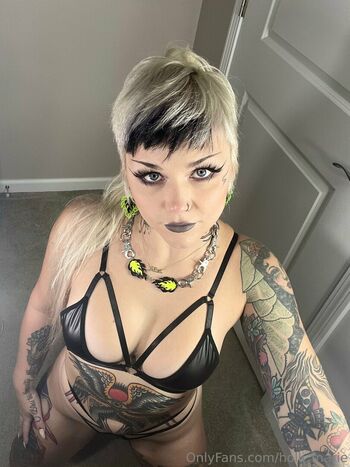 Holli_marie