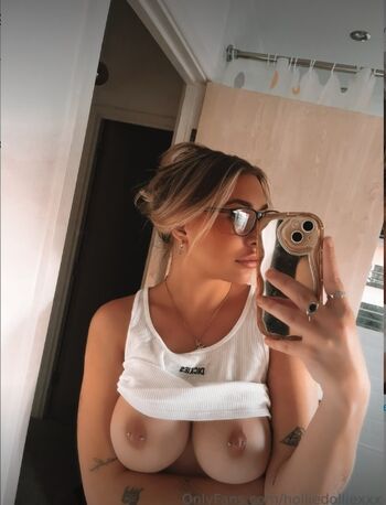 Hollie M Parsons