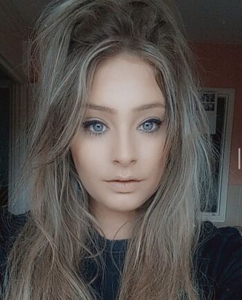 Holliejaneexo