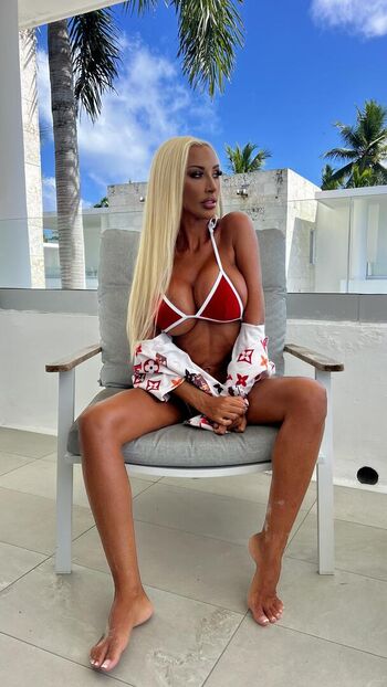 Holly Deacon