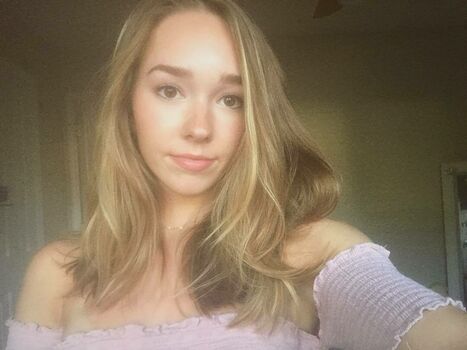 Holly Taylor