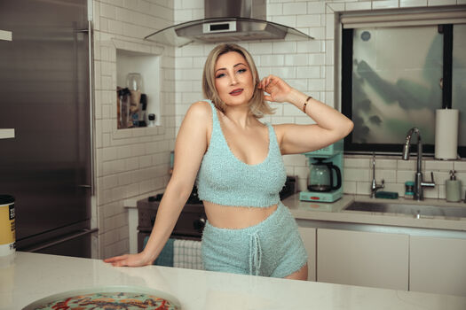 Holly Wolf