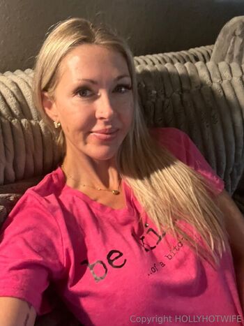 hollyhotwife
