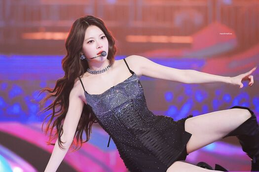 Hong Eunchae 홍은채