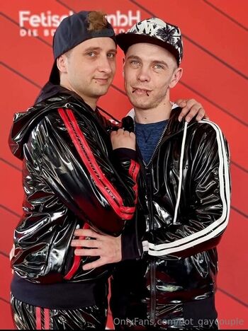 hot_gaycouple