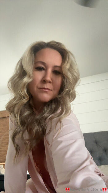 hot_wife_victoria