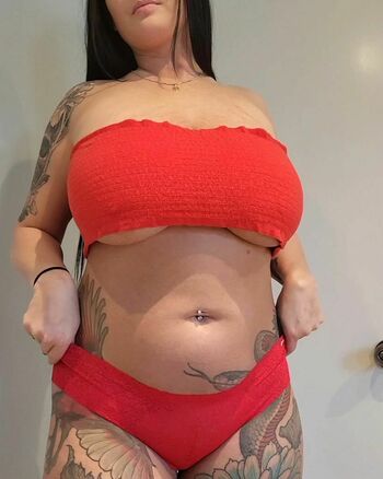 Hot4Holly