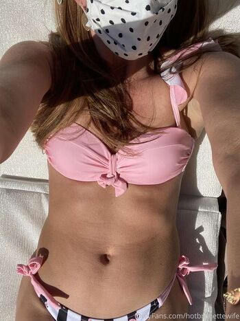 Hotbrunettewife