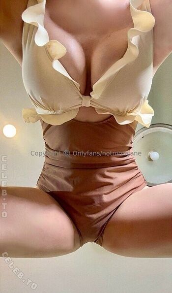 Hotmomjane