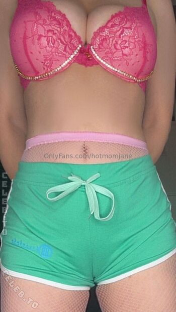 Hotmomjane