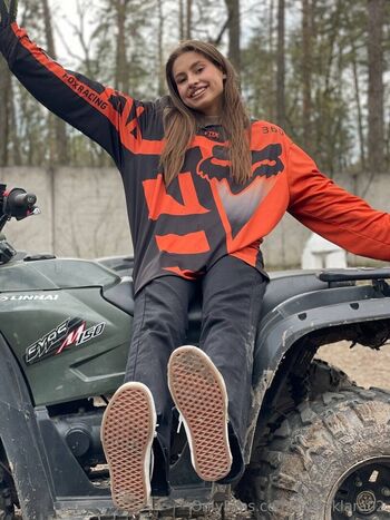hottyklara02