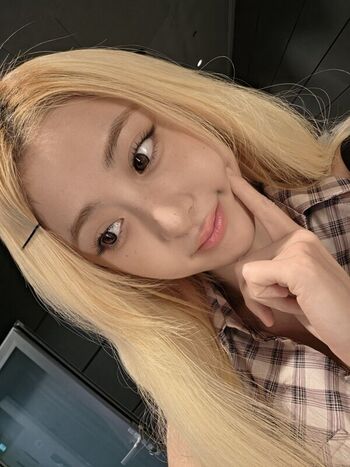 Huh Yunjin 허윤진