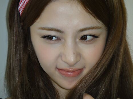 Huh Yunjin 허윤진