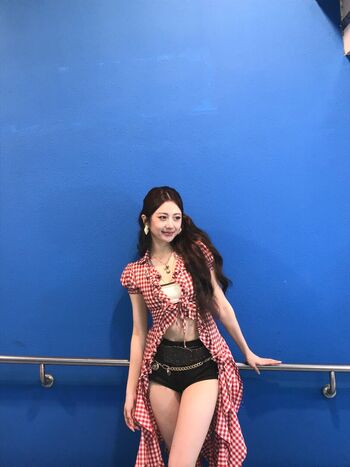 Huh Yunjin 허윤진