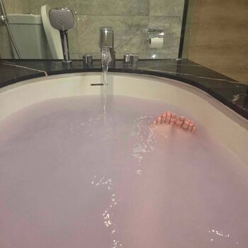 Huh Yunjin 허윤진