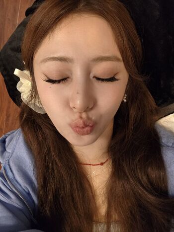 Huh Yunjin 허윤진