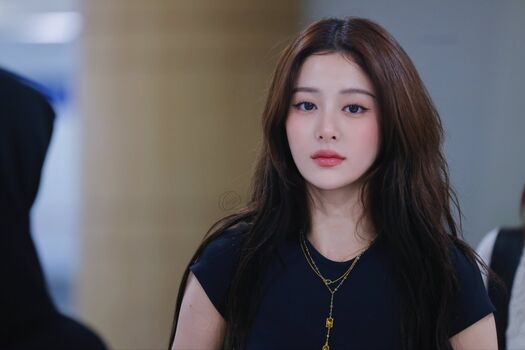 Huh Yunjin 허윤진