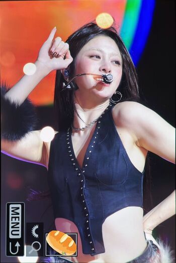 Huh Yunjin 허윤진