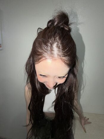 Huh Yunjin 허윤진