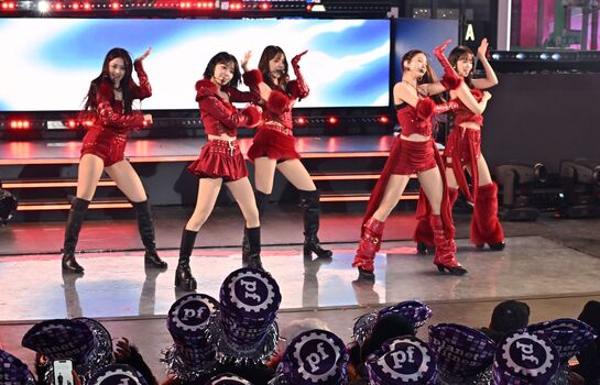 Huh Yunjin 허윤진