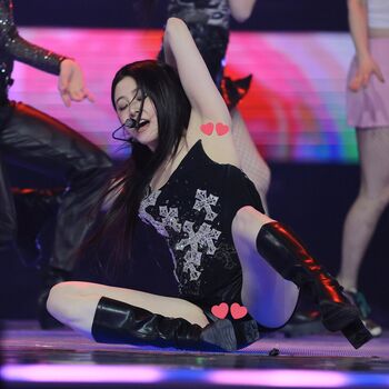 Huh Yunjin 허윤진