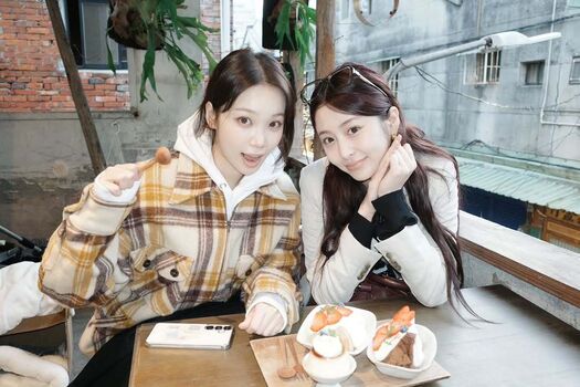 Huh Yunjin 허윤진