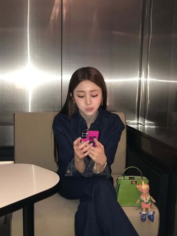 Huh Yunjin 허윤진