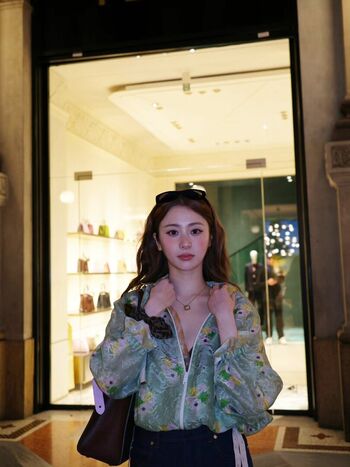 Huh Yunjin 허윤진