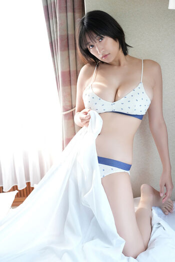 Ina Enohara 榎原依那