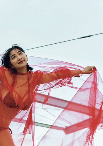 Ina Enohara 榎原依那