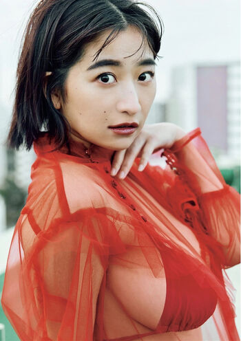 Ina Enohara 榎原依那