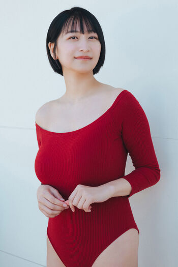 Ina Enohara 榎原依那
