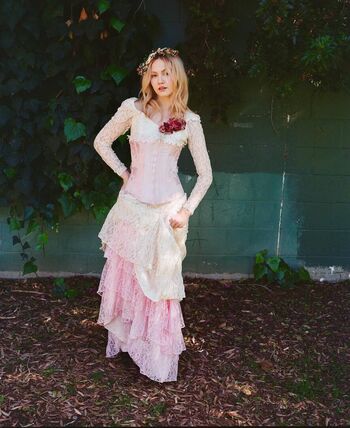 Iris Apatow